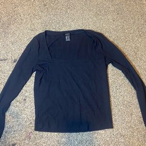 black square low neck long sleeve